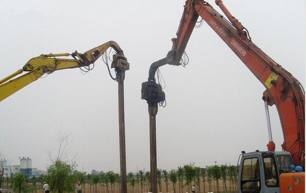 挖掘機(jī)打樁臂、打樁臂、打樁錘、挖掘機(jī)打樁臂廠家